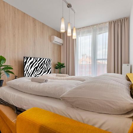 Lam Safari - Balcony - Ac - Free Parking Διαμέρισμα Μπρατισλάβα Εξωτερικό φωτογραφία