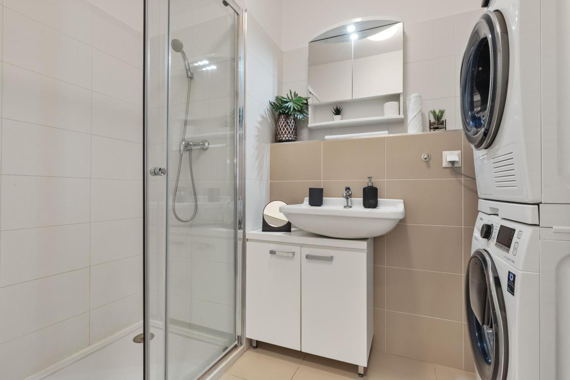 Lam Safari - Balcony - Ac - Free Parking Διαμέρισμα Μπρατισλάβα Εξωτερικό φωτογραφία