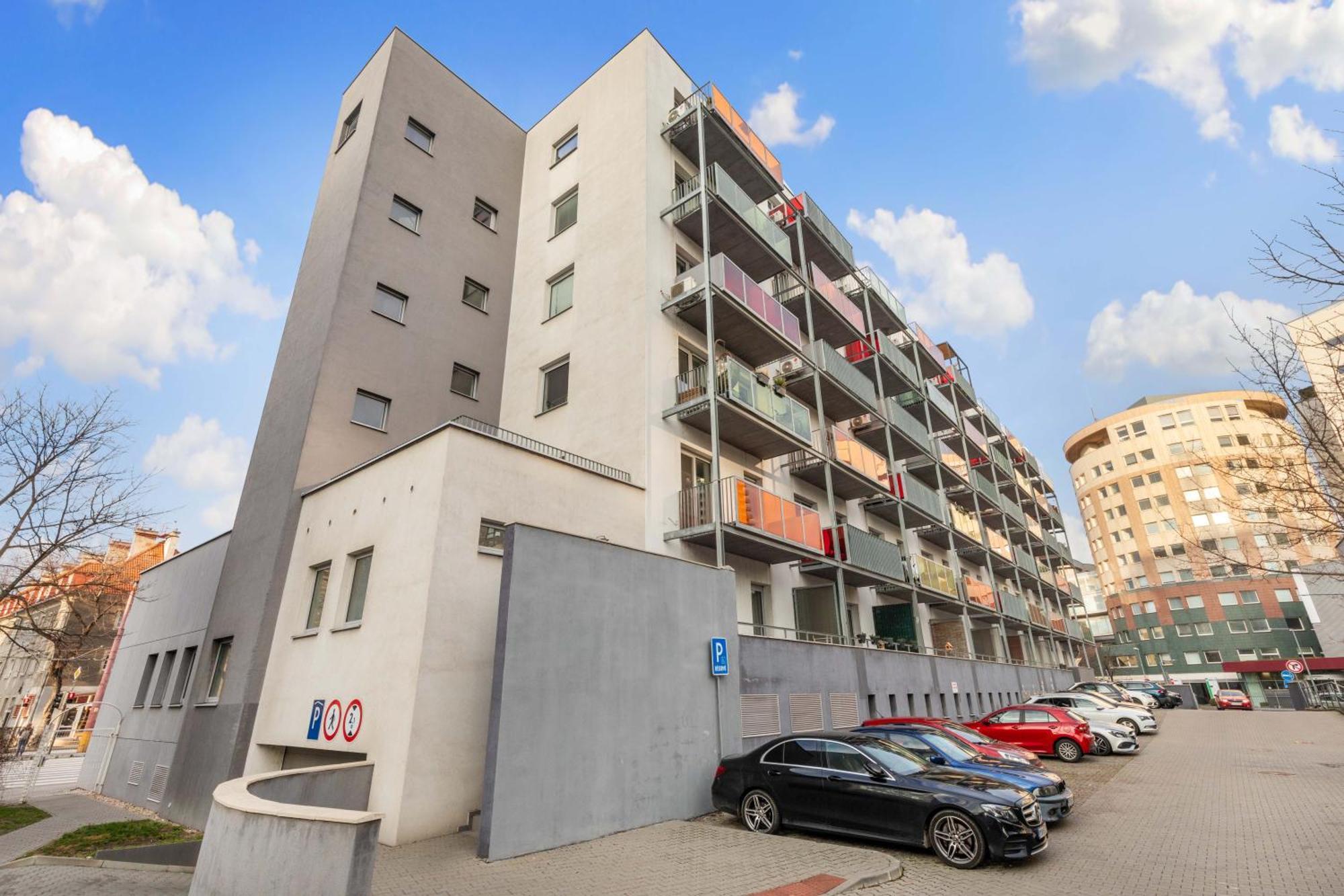 Lam Safari - Balcony - Ac - Free Parking Διαμέρισμα Μπρατισλάβα Εξωτερικό φωτογραφία