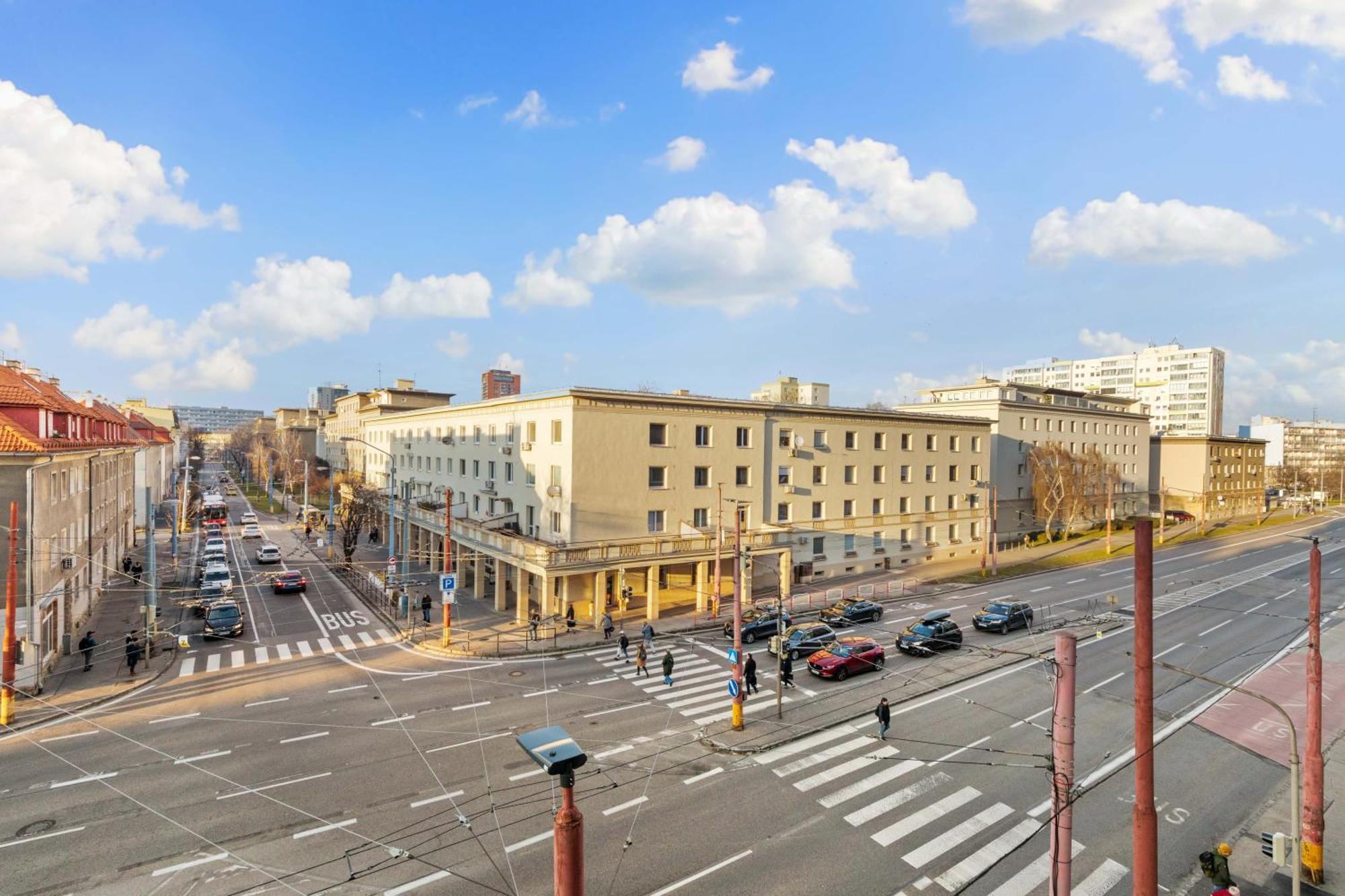 Lam Safari - Balcony - Ac - Free Parking Διαμέρισμα Μπρατισλάβα Εξωτερικό φωτογραφία